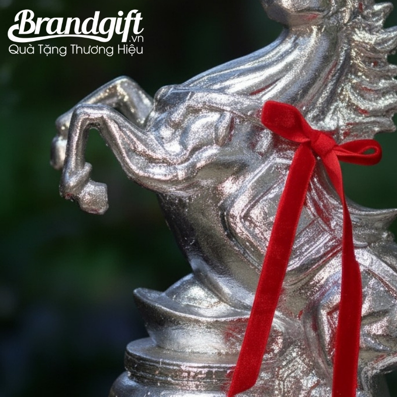 tuong-ngua-gom-su-bat-trang-ma-bac-qua-tang-kem-de-go-tlv-04