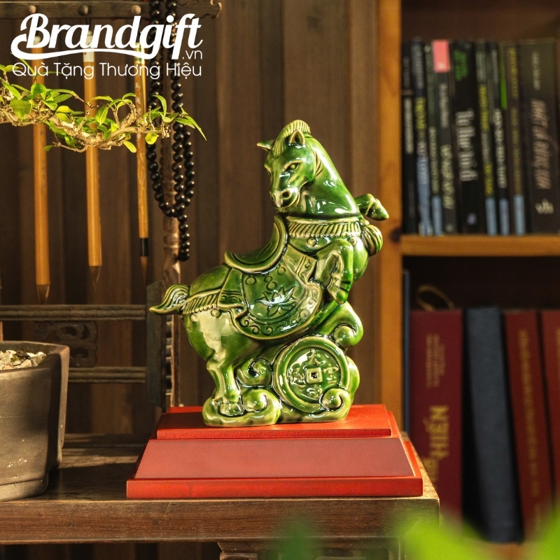 tuong-ngua-tai-loc-bich-ngoc-in-logo-qua-tang-tet-binh-ngo-2026-tlv-06