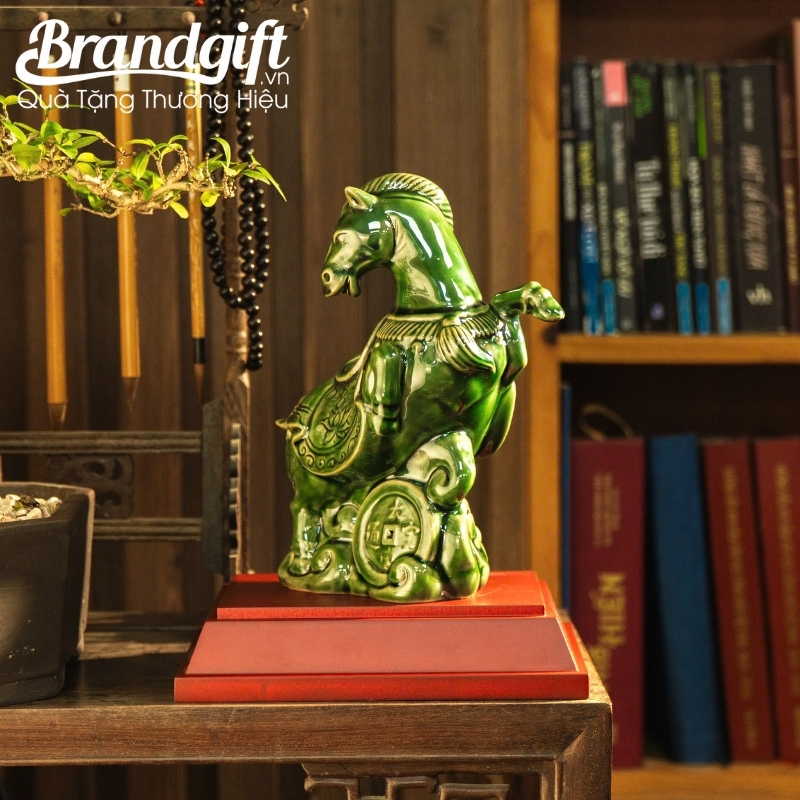 tuong-ngua-tai-loc-bich-ngoc-in-logo-qua-tang-tet-binh-ngo-2026-tlv-06