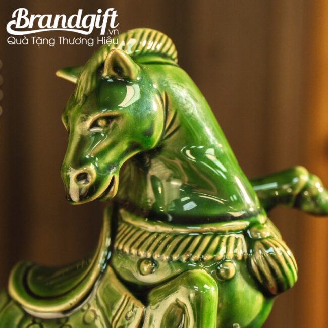 tuong-ngua-tai-loc-bich-ngoc-in-logo-qua-tang-tet-binh-ngo-2026-tlv-06 (8) tuong-ngua-tai-loc-bich-ngoc-in-logo-qua-tang-tet-binh-ngo-2026-tlv-06