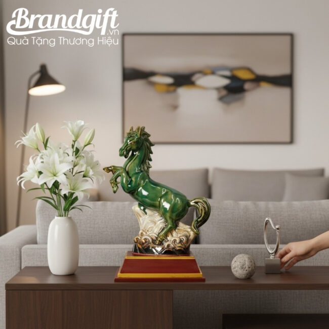 tuong-thanh-ma-uy-phong-qua-tang-men-xanh-ngoc-kem-de-go-tlv-09 (3) tuong-thanh-ma-uy-phong-qua-tang-men-xanh-ngoc-kem-de-go-tlv-09