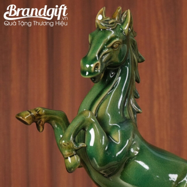 tuong-thanh-ma-uy-phong-qua-tang-men-xanh-ngoc-kem-de-go-tlv-09 (4) tuong-thanh-ma-uy-phong-qua-tang-men-xanh-ngoc-kem-de-go-tlv-09