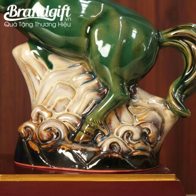 tuong-thanh-ma-uy-phong-qua-tang-men-xanh-ngoc-kem-de-go-tlv-09 (6) tuong-thanh-ma-uy-phong-qua-tang-men-xanh-ngoc-kem-de-go-tlv-09