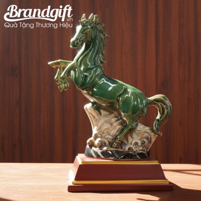 tuong-thanh-ma-uy-phong-qua-tang-men-xanh-ngoc-kem-de-go-tlv-09 (7) tuong-thanh-ma-uy-phong-qua-tang-men-xanh-ngoc-kem-de-go-tlv-09