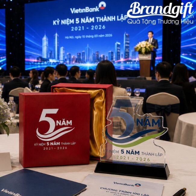 Biểu trưng pha lê số 5 quà tặng in logo