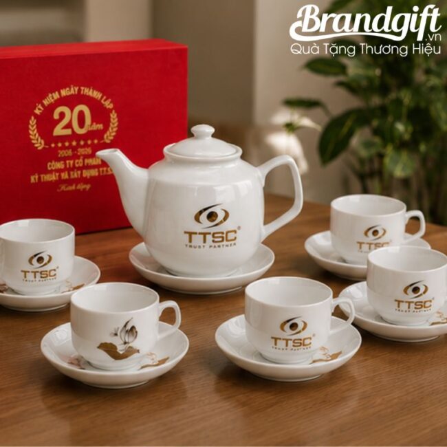 Bộ trà trắng vuông cao in logo quà tặng 650ml (4) Bộ trà trắng vuông cao in logo quà tặng 650ml