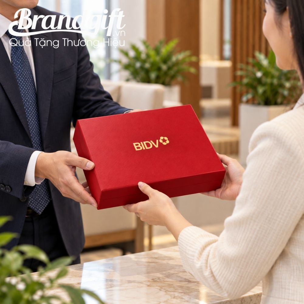 Combo quà tặng cốc sứ và ly thủy tinh bọc da kèm ống hút