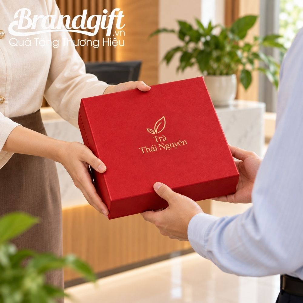 Bộ Giftset hũ đựng trà và ly sứ vẽ tay